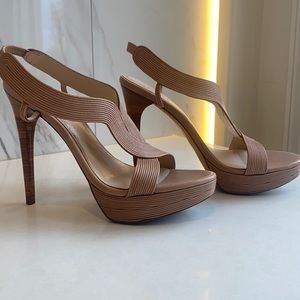 ELIE TAHARI heels in good condition
